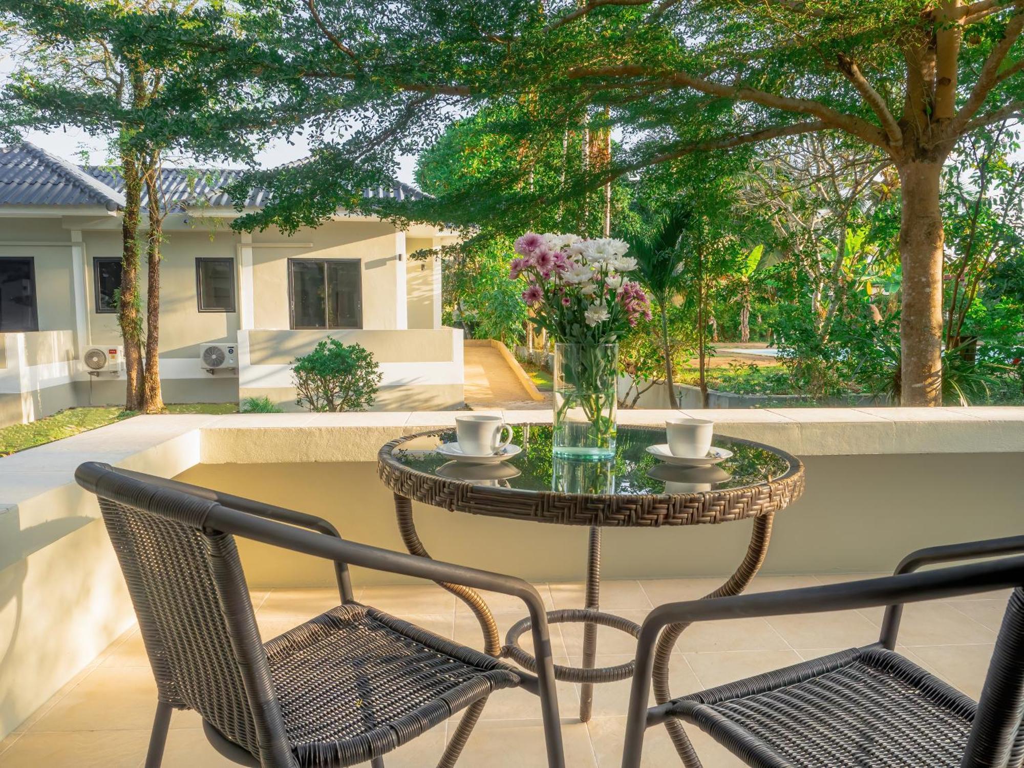 Isara Nai Yang Resort Bagian luar foto